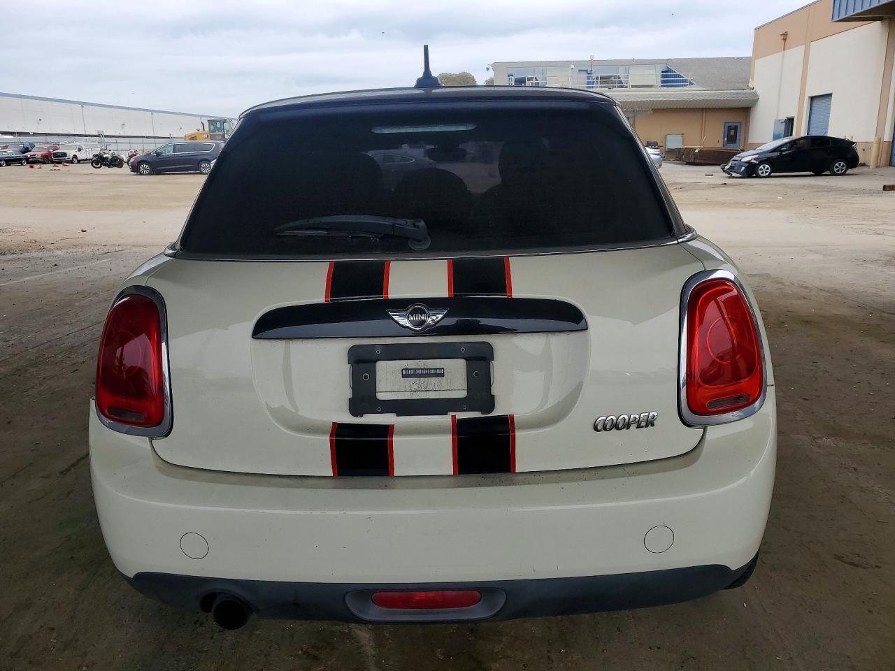 2017 Mini Cooper - Фото 6