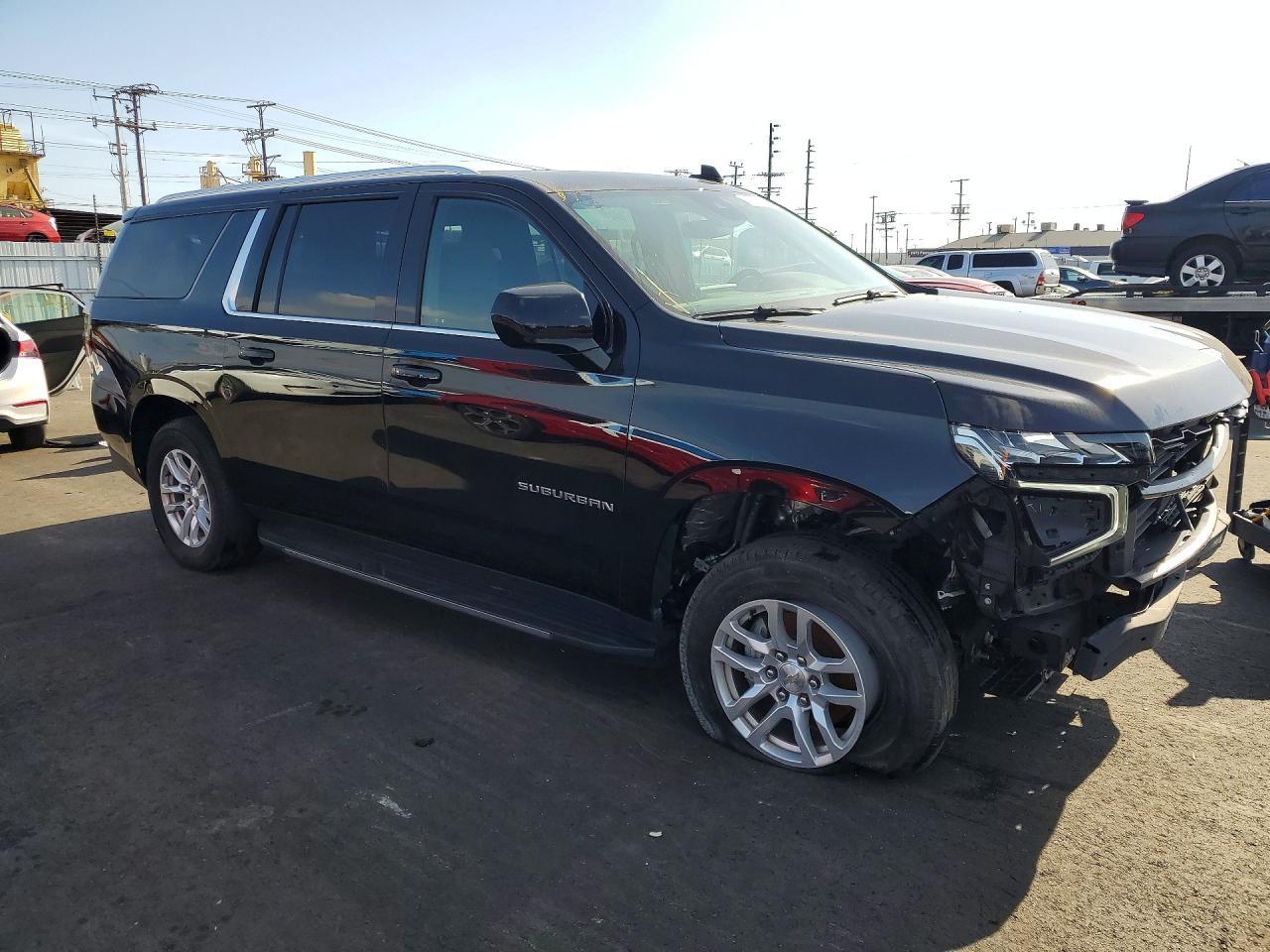 2023 Chevrolet Suburban C1500 Ls - Image 4