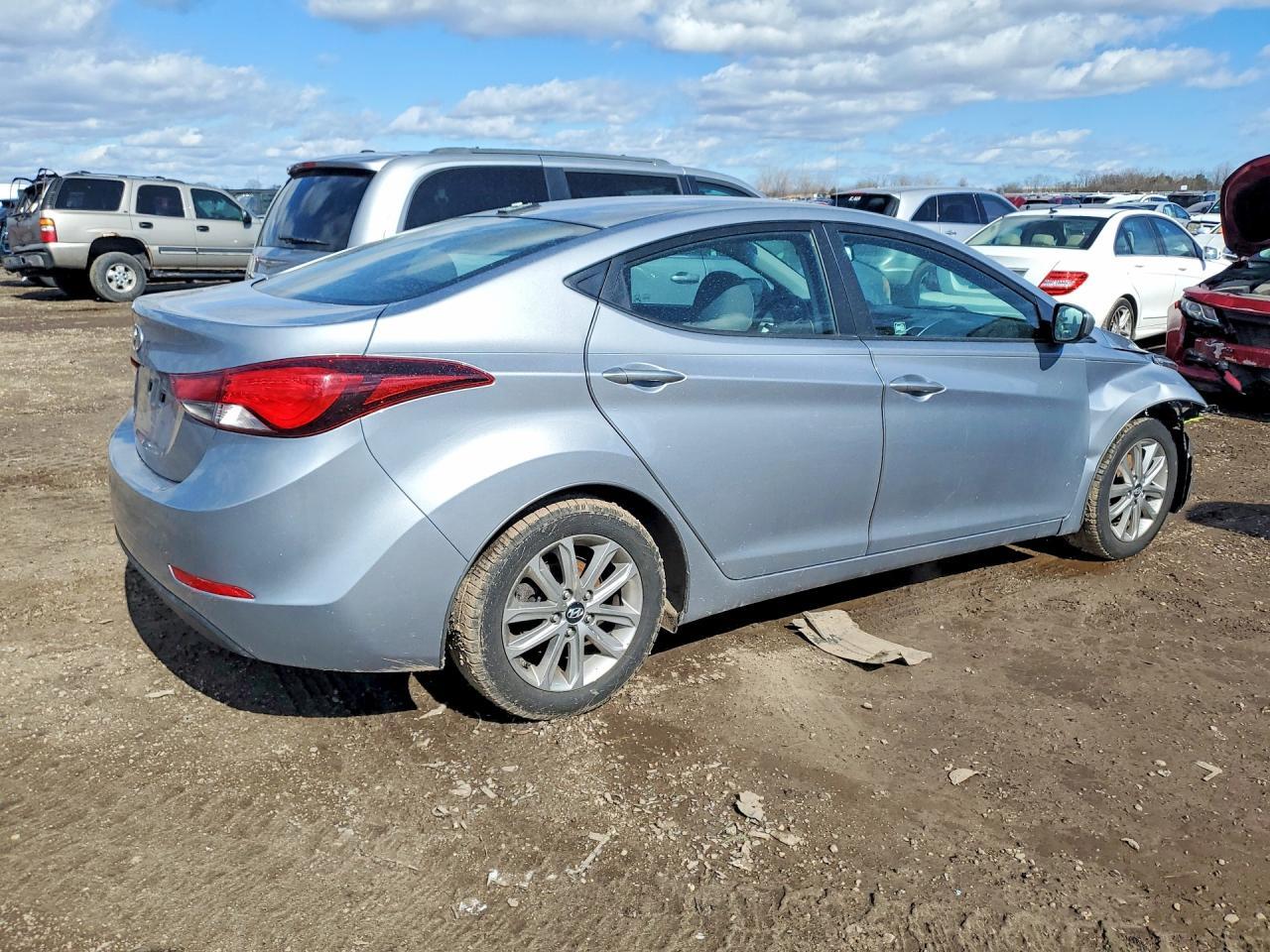 2016 Hyundai Elantra Se - Фото 3