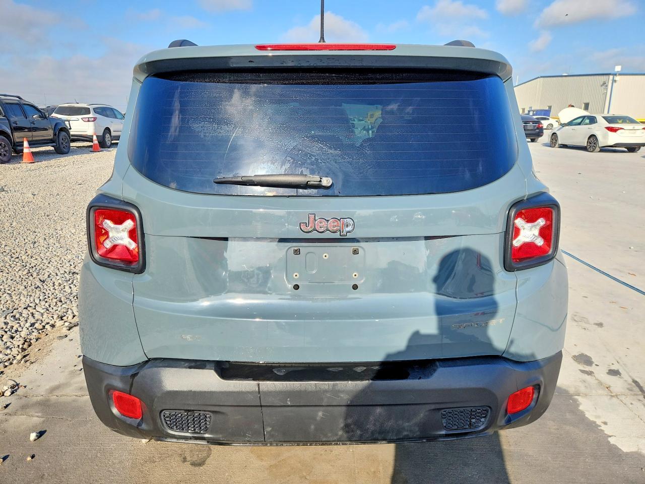 2017 Jeep Renegade - Image 6