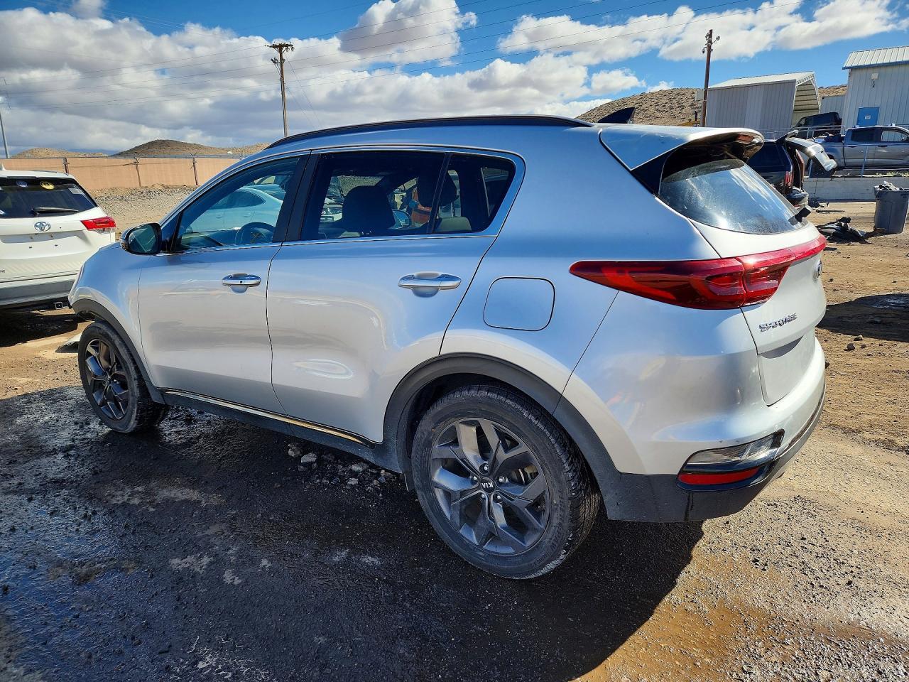 2020 Kia Sportage S - Фото 2