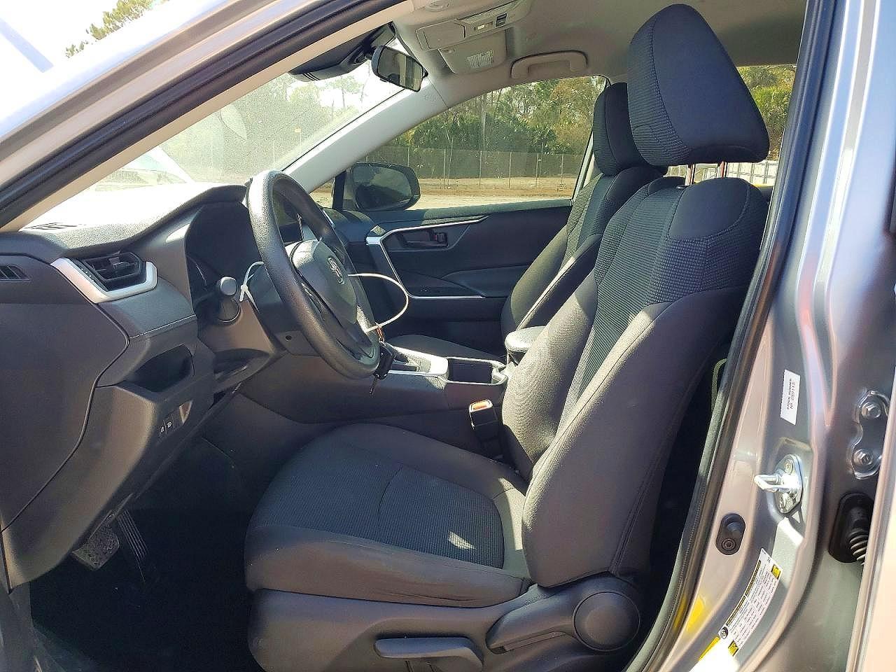 2025 Toyota Rav4 Le - Фото 7