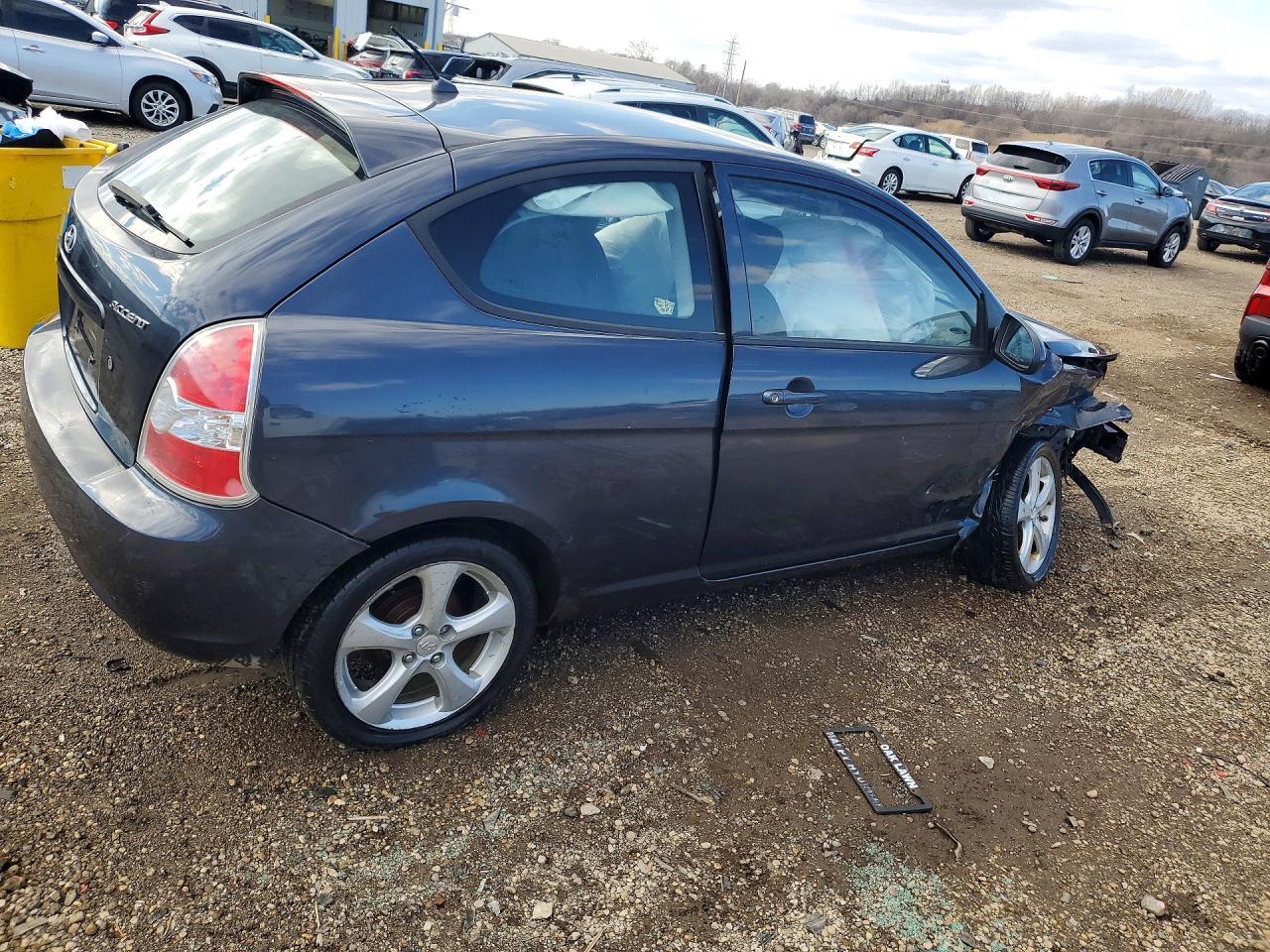 2008 Hyundai Accent Se - Фото 3
