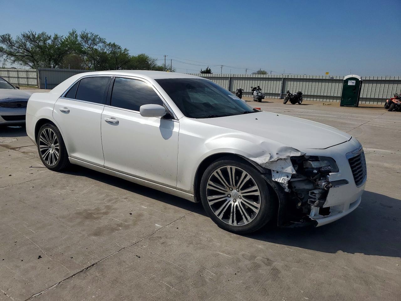 2014 Chrysler 300 S - Фото 4