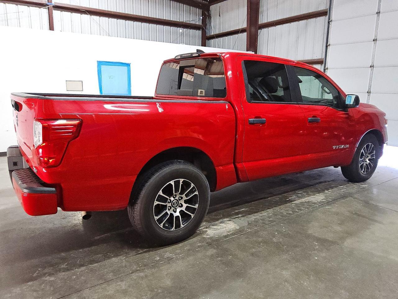 2022 Nissan Titan S - Фото 3
