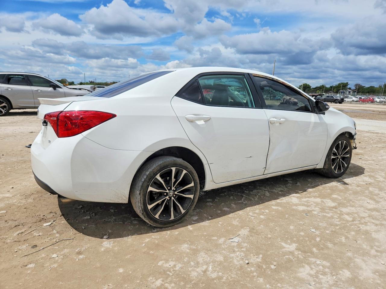 2019 Toyota Corolla L - Фото 3