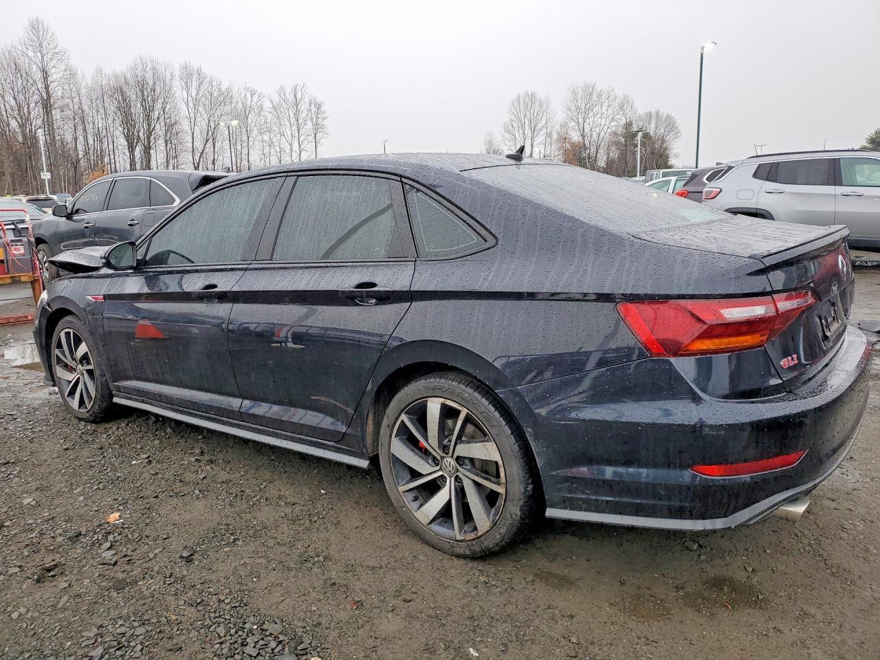 2019 Volkswagen Jetta Gli - Image 2
