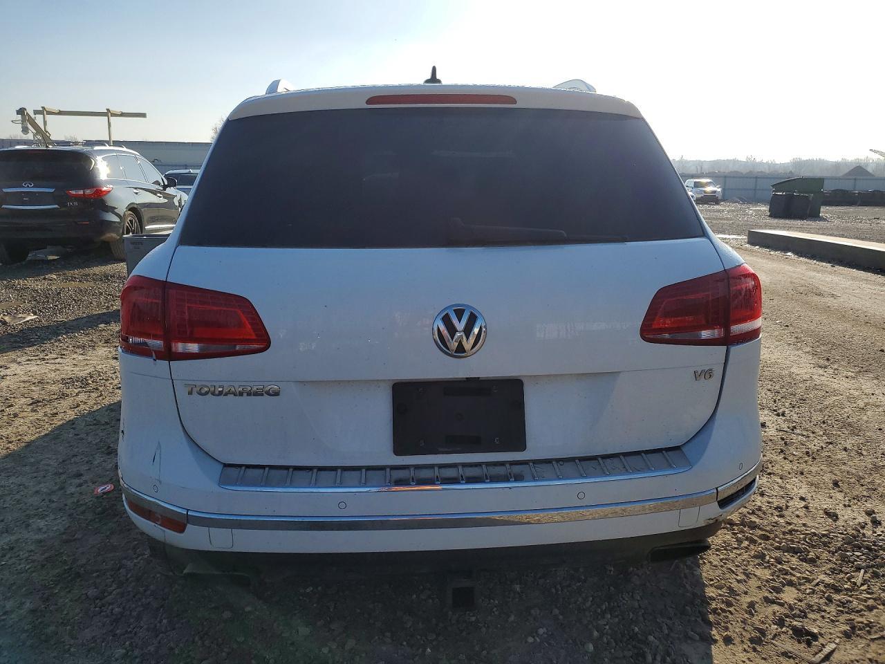 2017 Volkswagen Touareg Wolfsburg - Image 6