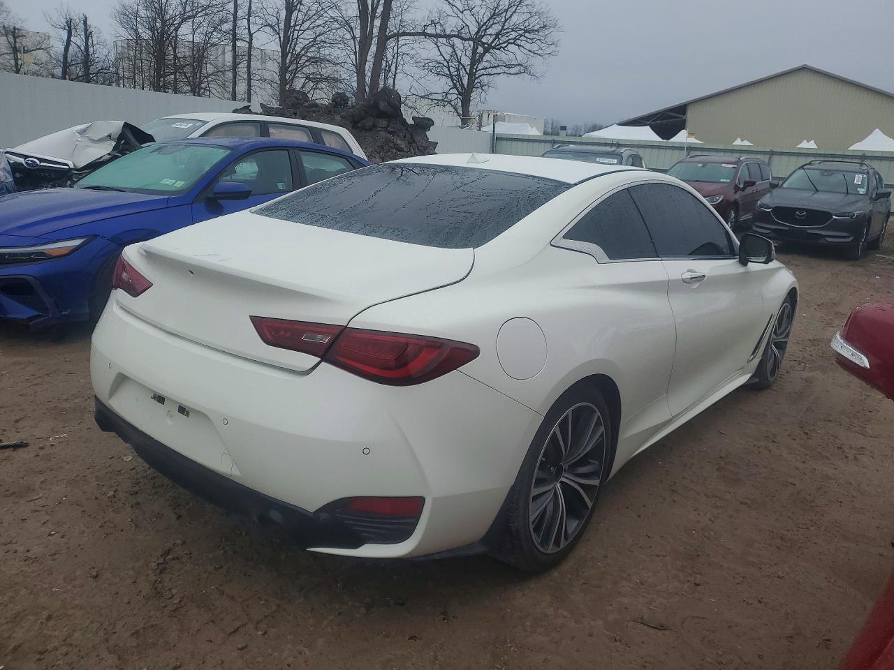 2017 Infiniti Q60 3.0T Premium - Image 3