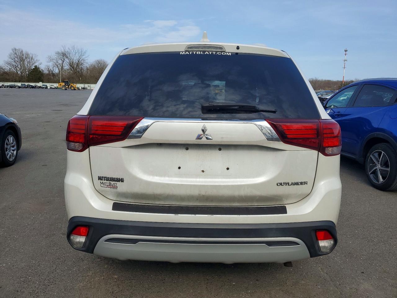 2019 Mitsubishi Outlander Es - Image 6