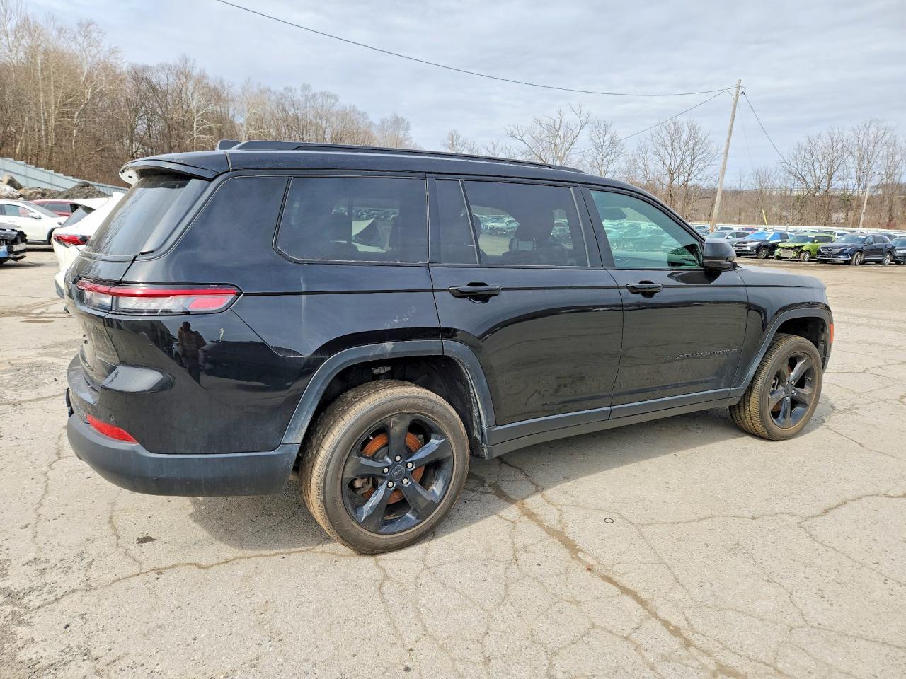 2024 Jeep Grand Cherokee L Laredo - Image 3
