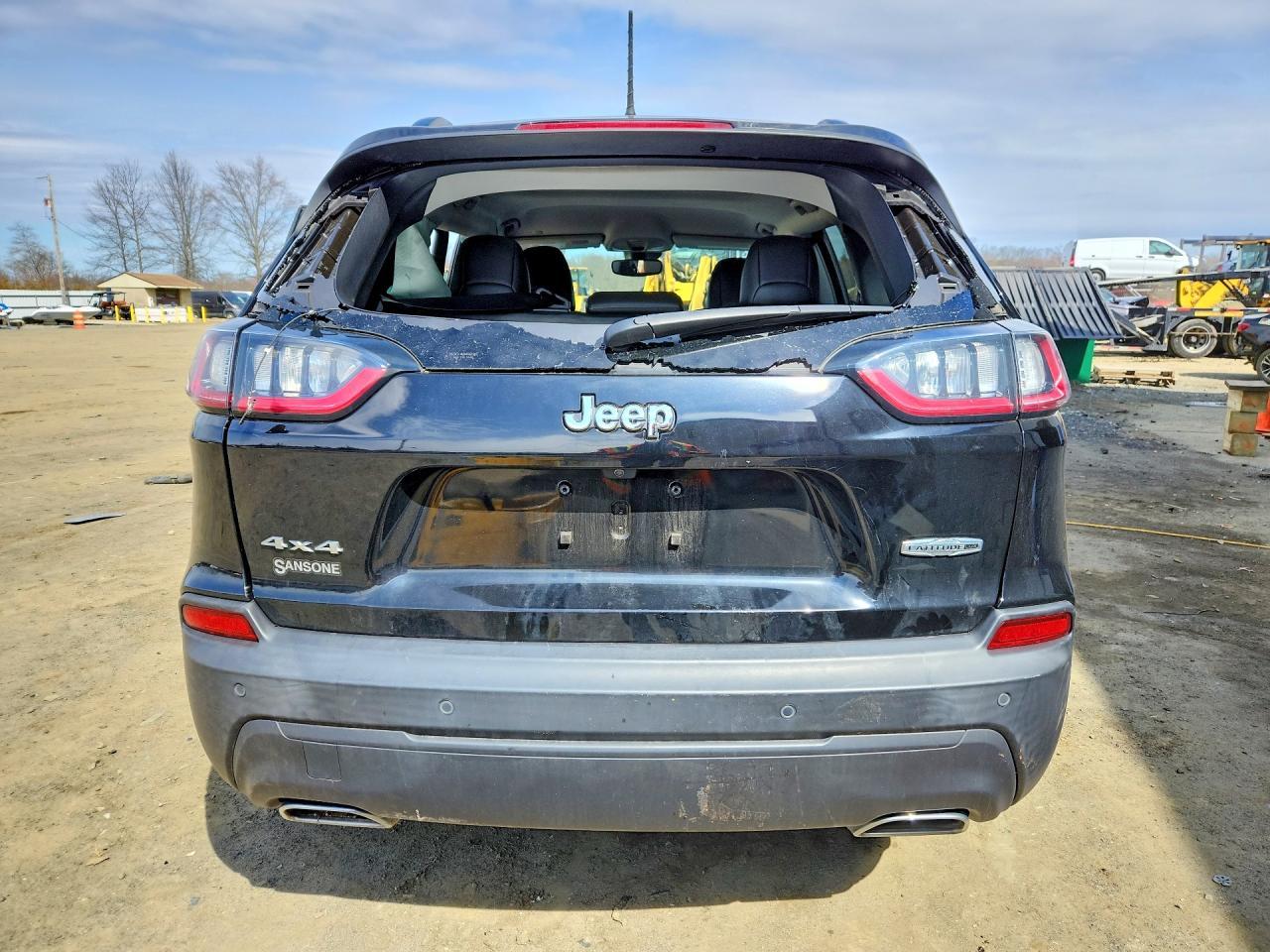 2022 Jeep Cherokee Latitude Lux - Image 6