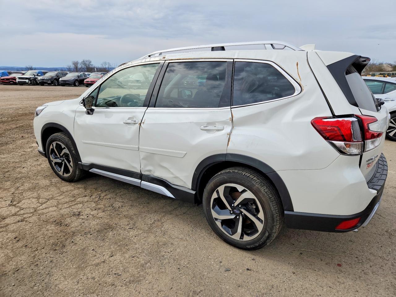 2023 Subaru Forester Touring - Image 2