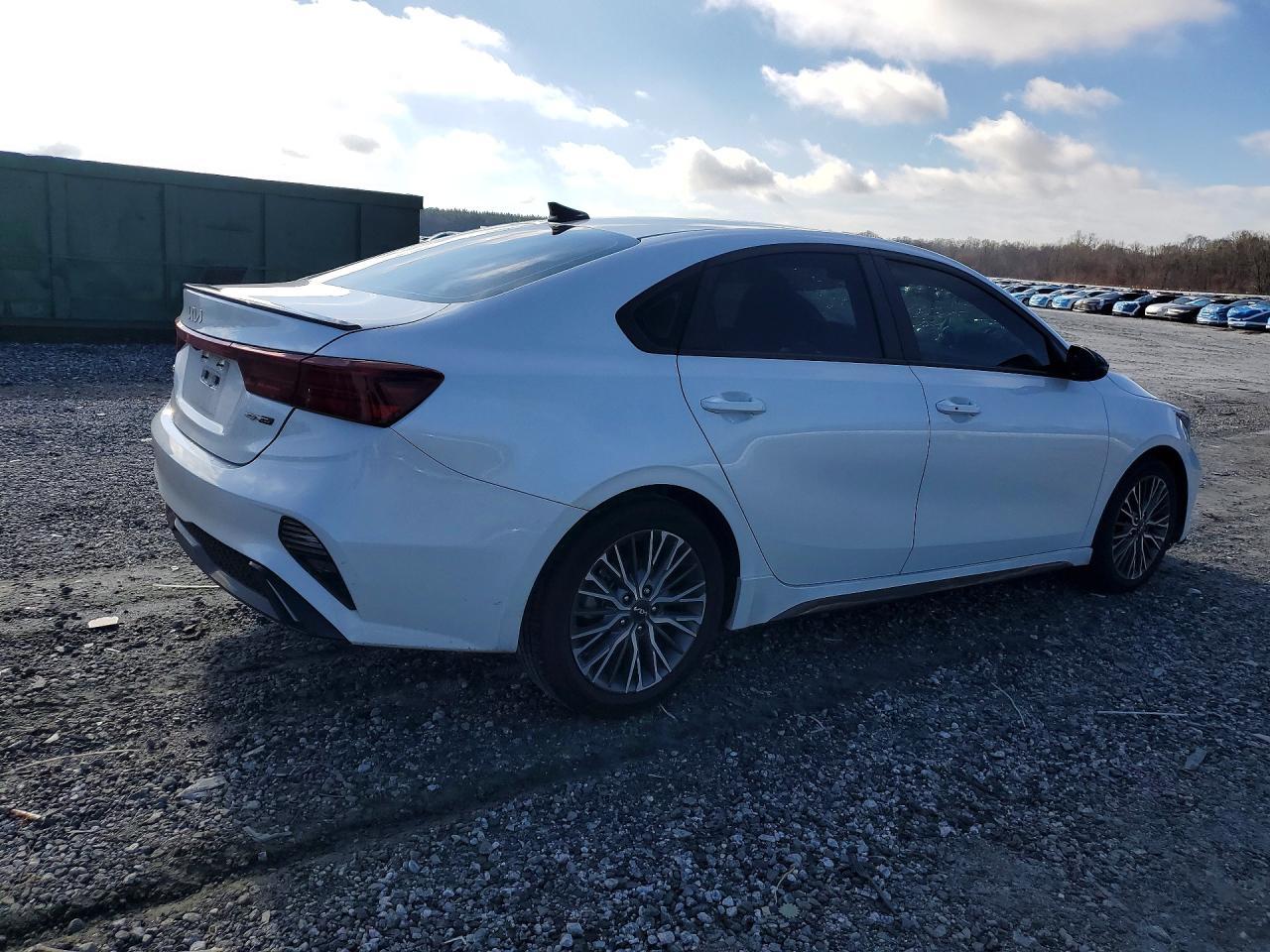 2023 Kia Forte Gt-Line - Image 3