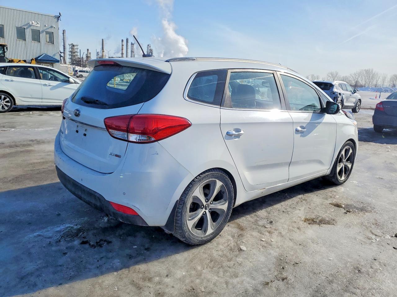 2014 Kia Rondo - Фото 3