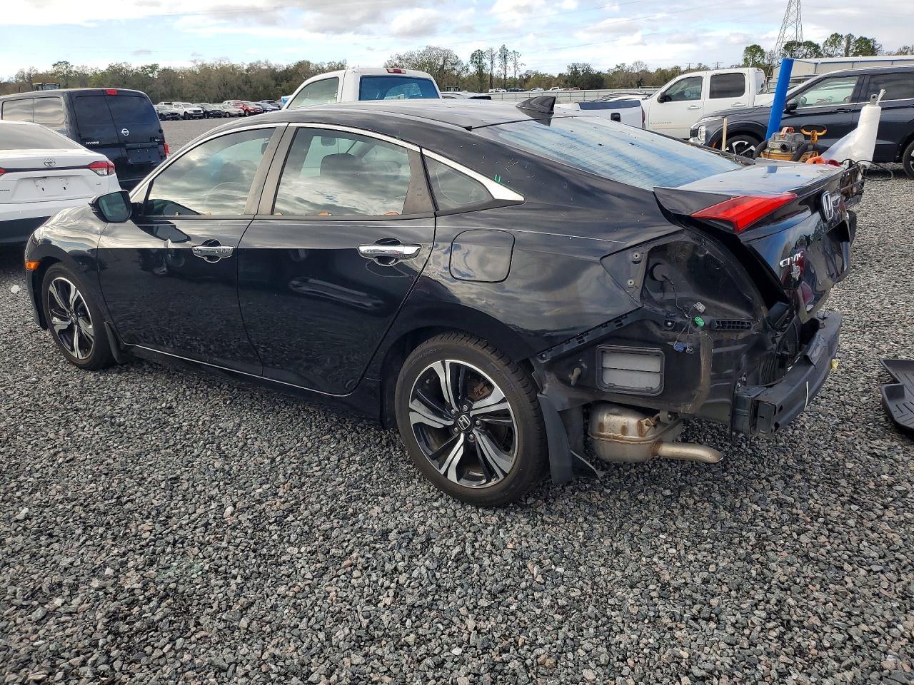 2016 Honda Civic Touring - Фото 2