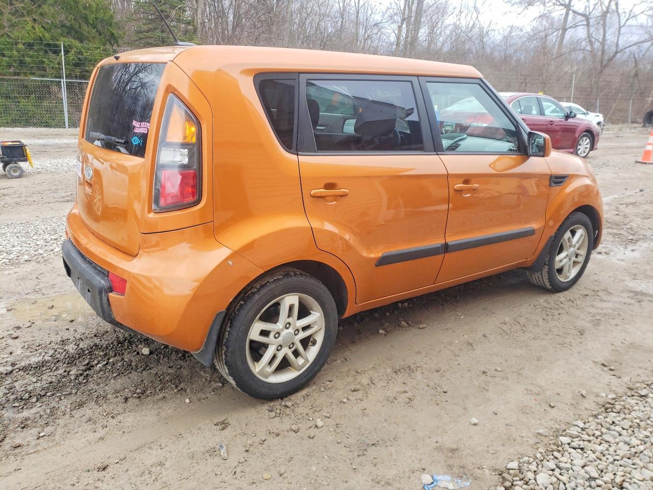 2011 Kia Soul + - Image 3
