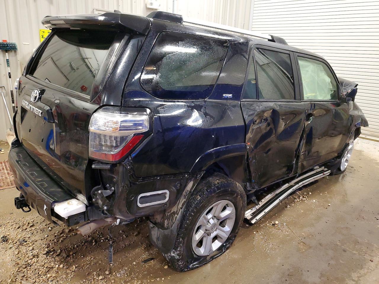 2022 Toyota 4Runner - Фото 3