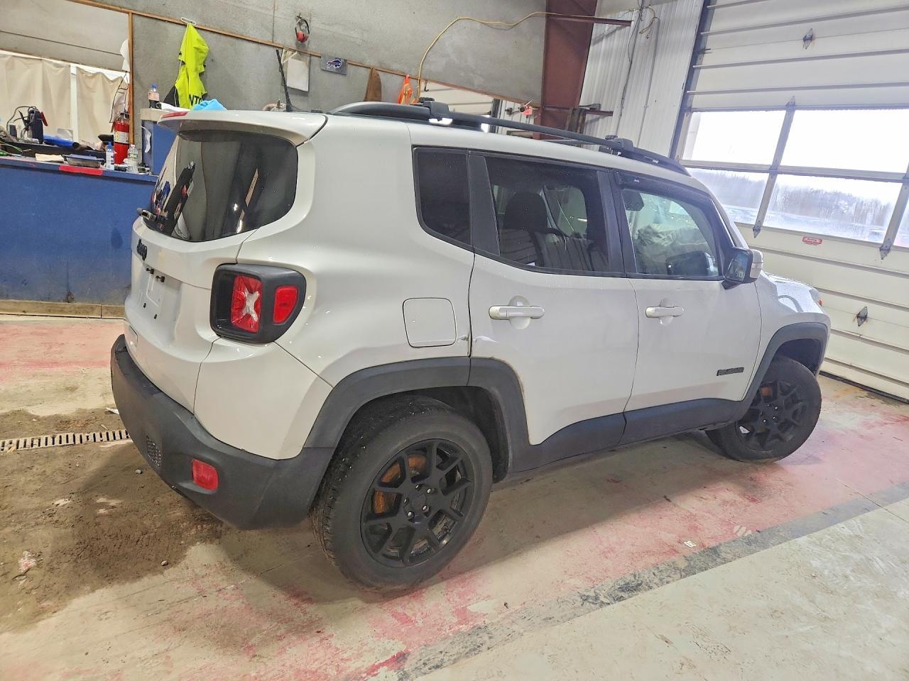 2020 Jeep Renegade Latitude - Фото 3