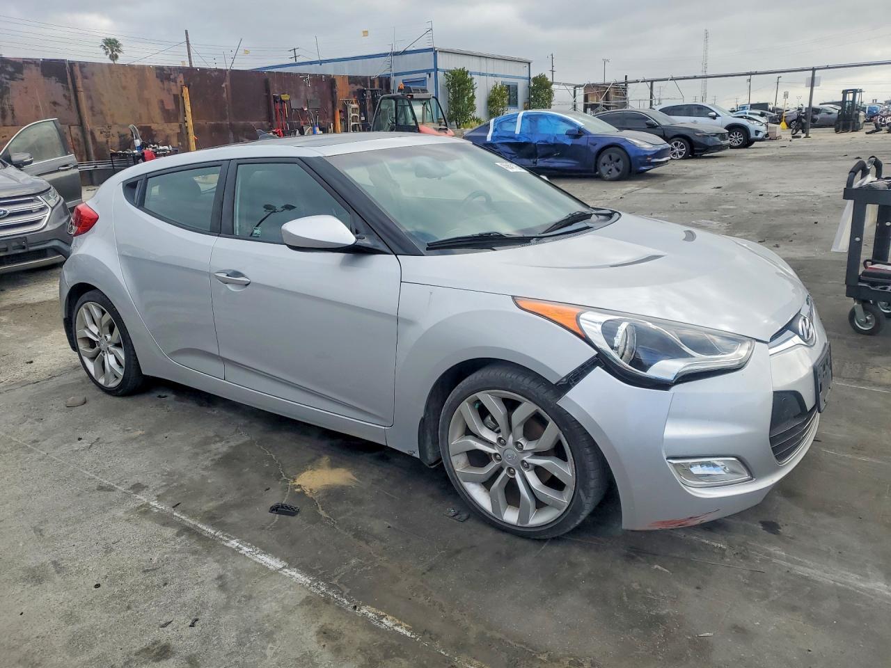 2012 Hyundai Veloster Base - Фото 4