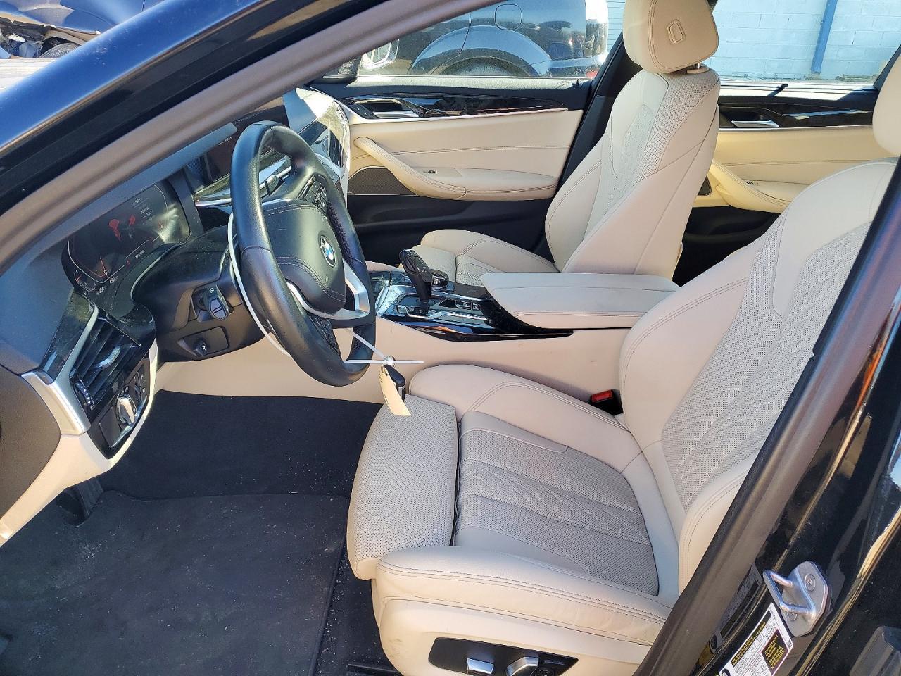 2022 BMW 530 Xi - Фото 7