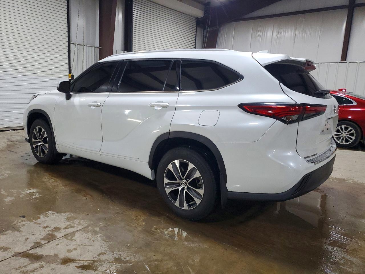 2022 Toyota Highlander Xle - Фото 2