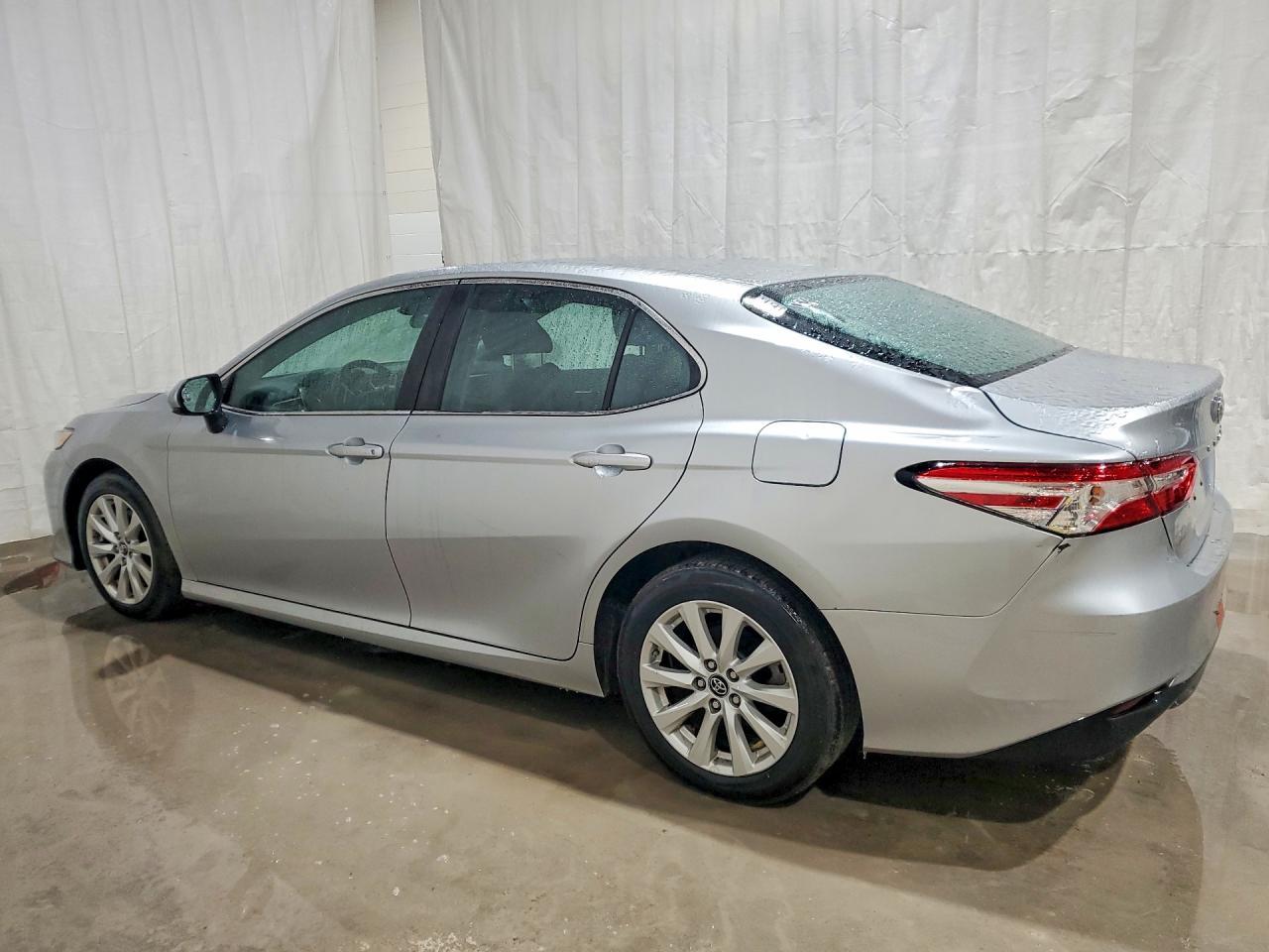 2018 Toyota Camry Le - Image 2