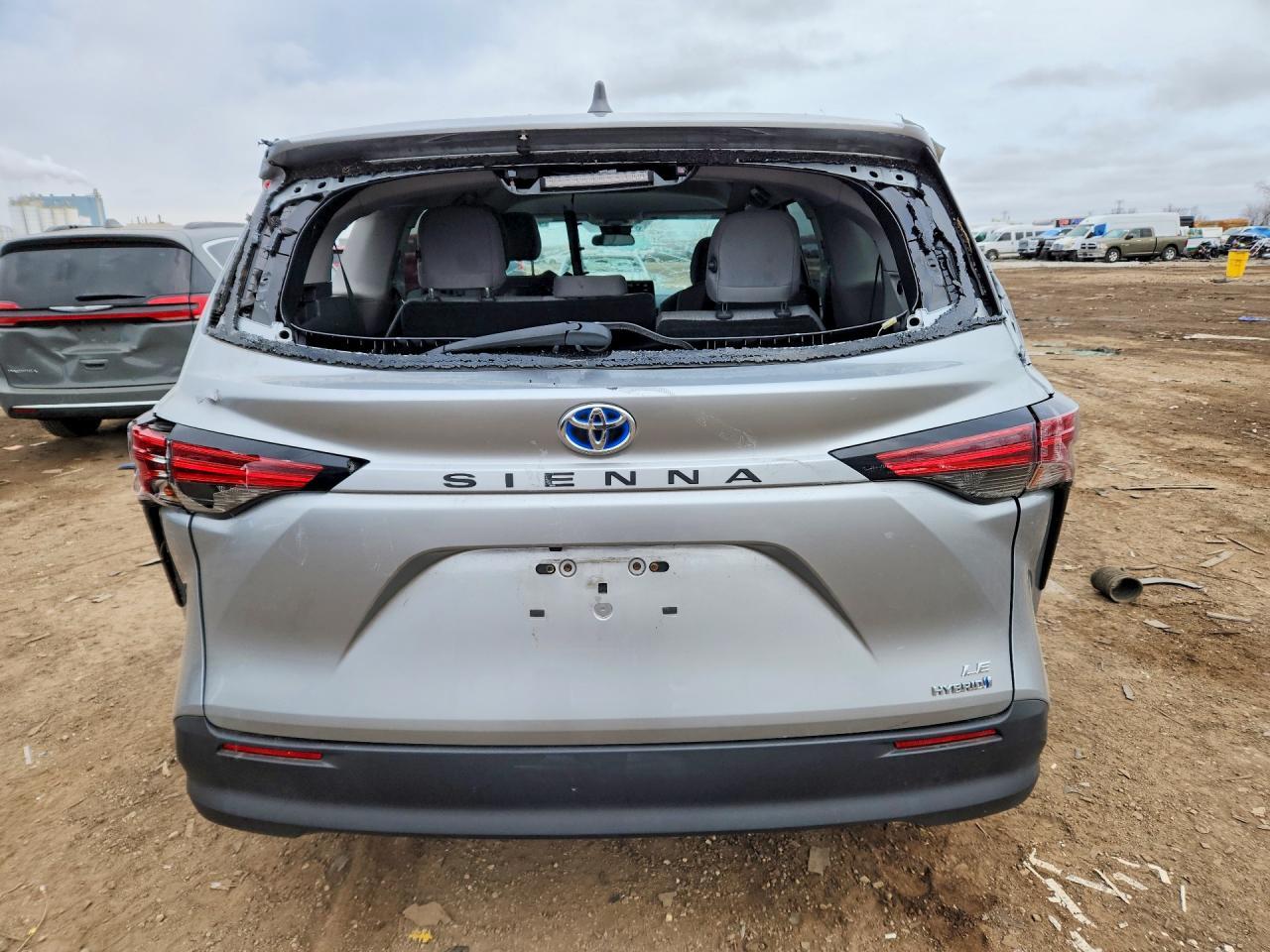 2021 Toyota Sienna Le 8-Passenger - Image 6