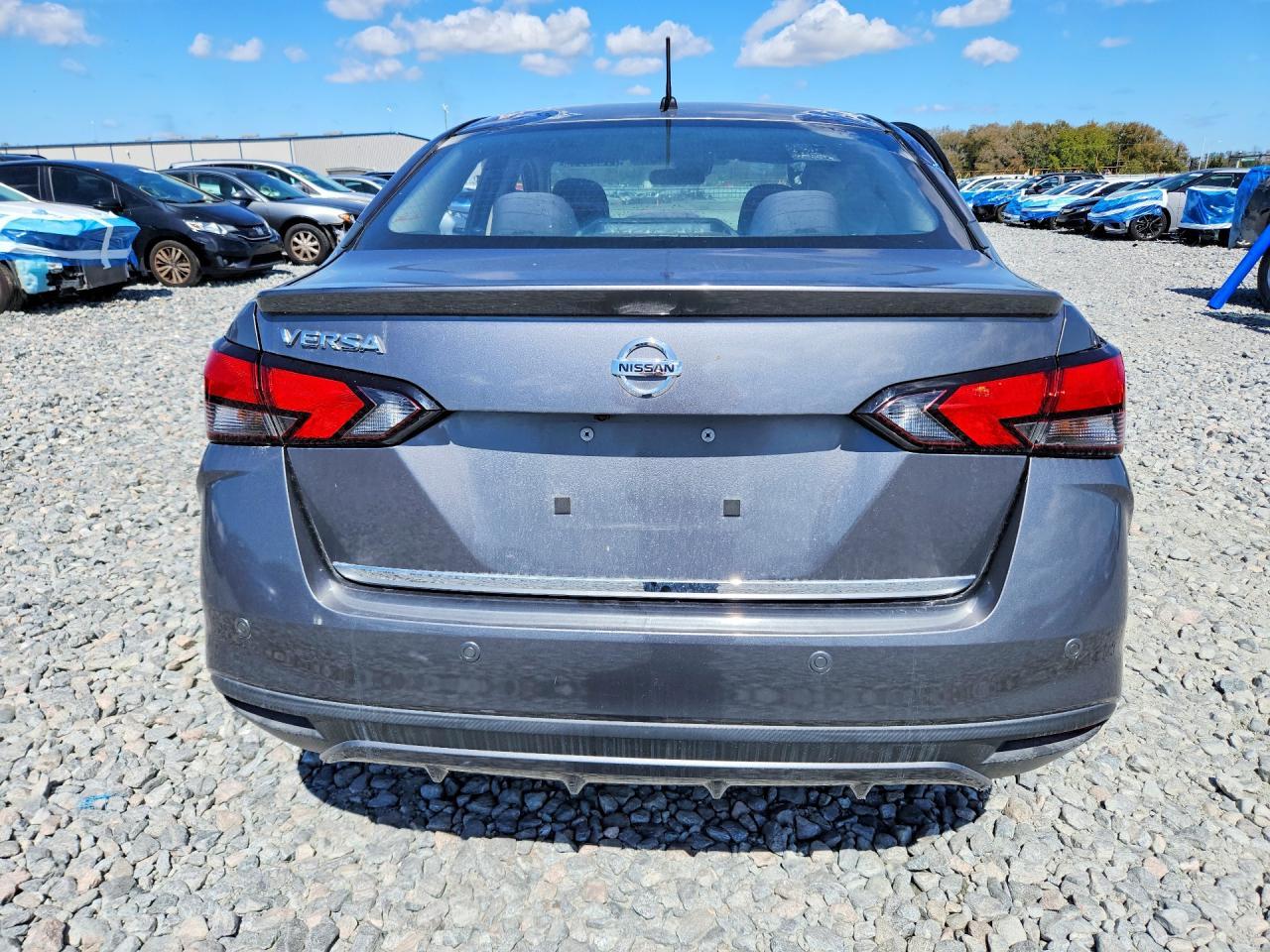 2020 Nissan Versa S - Image 6