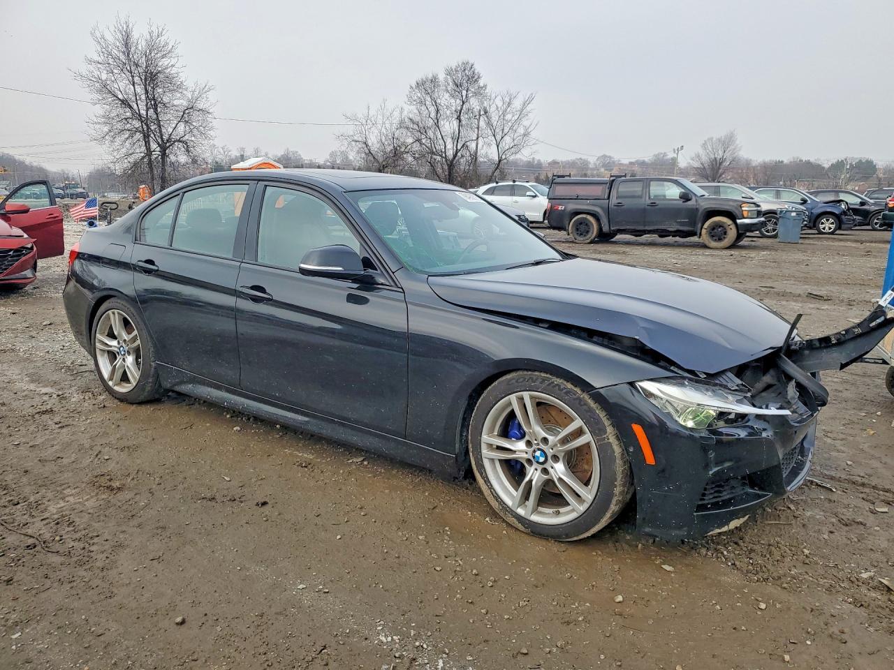 2013 BMW 335 Xi - Image 4