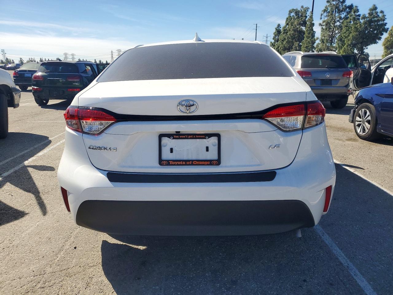 2025 Toyota Corolla Le - Image 6