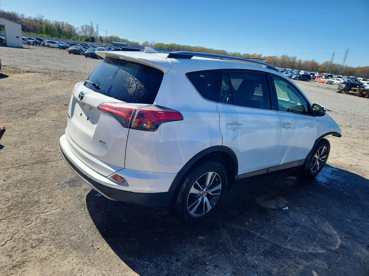 2017 Toyota Rav4 Xle - Фото 3