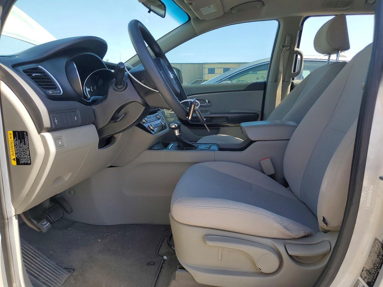 2017 Kia Sedona - Фото 7