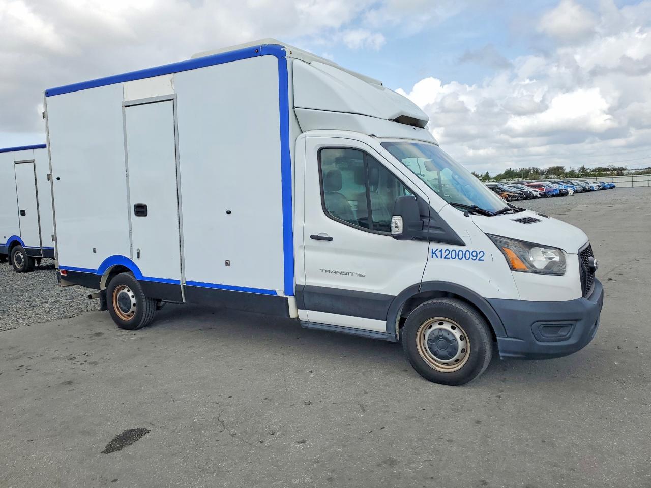 2020 Ford Transit Delivery Truck - Фото 4