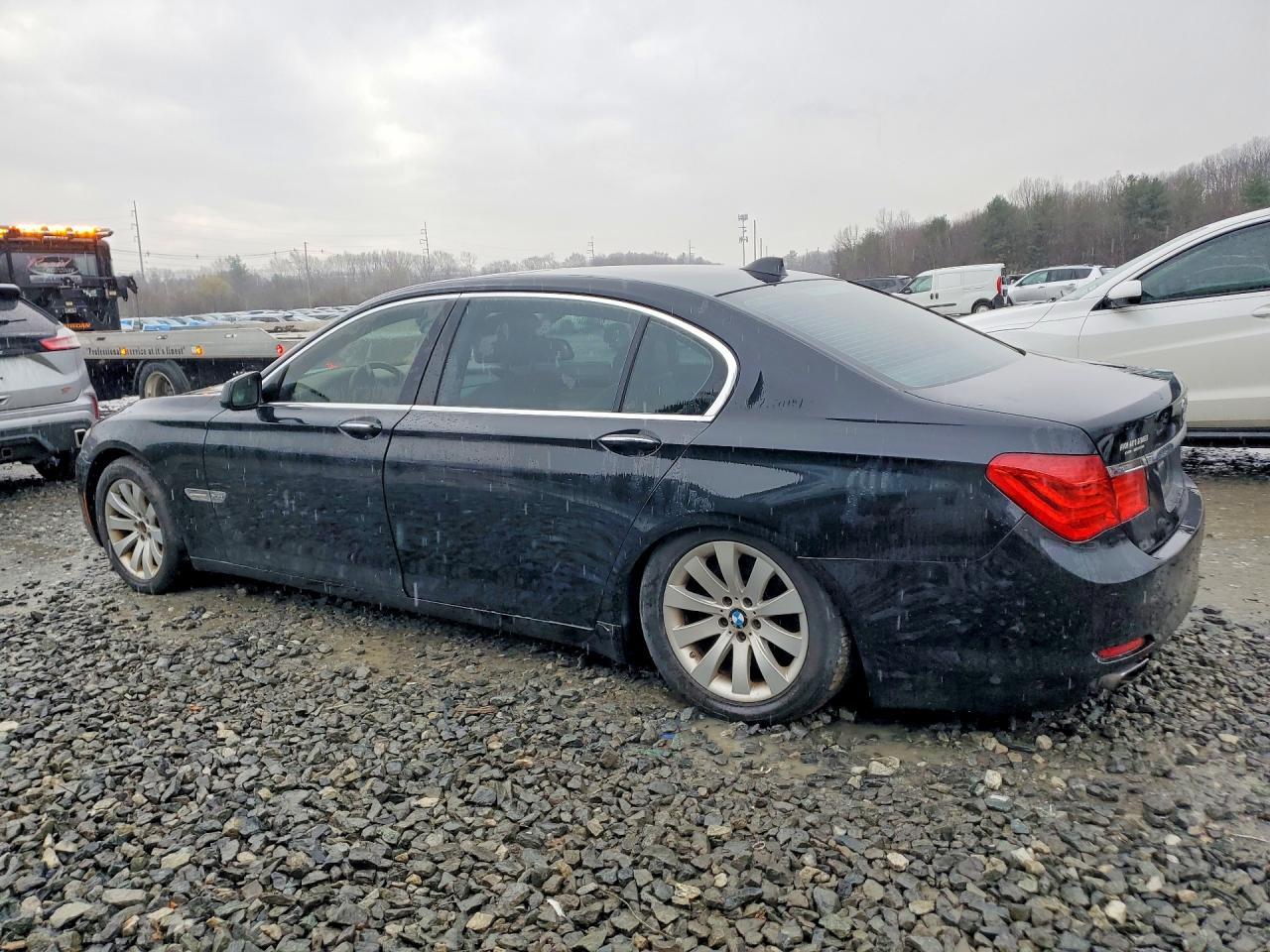 2010 BMW 750 Li xDrive - Image 2
