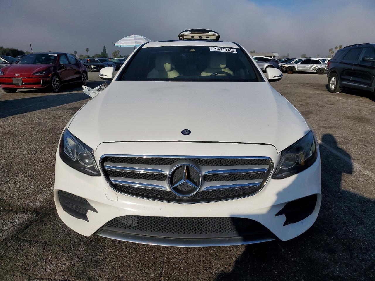 2017 Mercedes-Benz E 300 - Фото 5