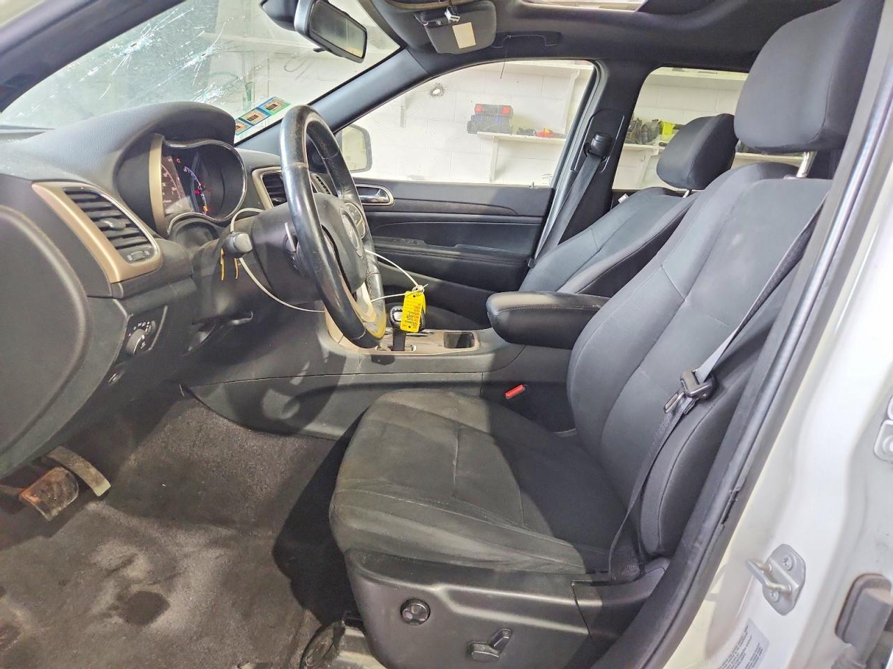 2015 Jeep Grand Cherokee Laredo - Image 7