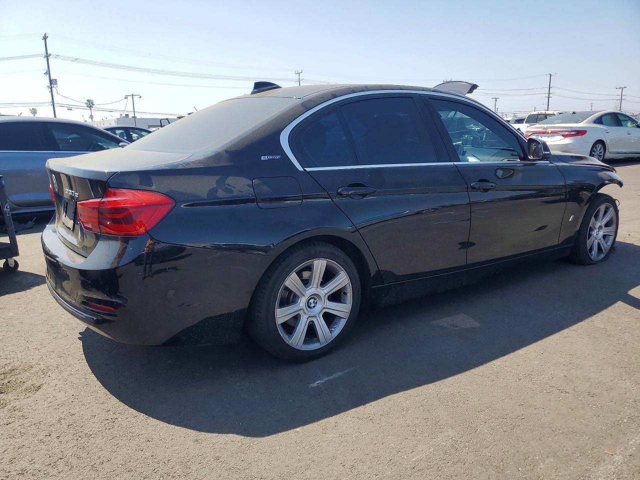 2018 BMW 330E - Image 3