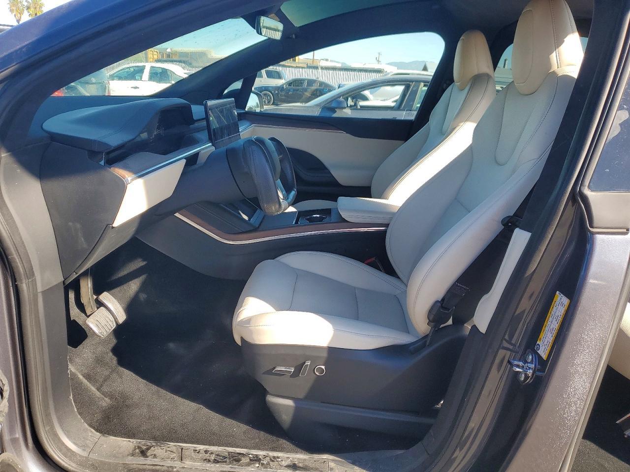 2022 Tesla Model X - Image 7