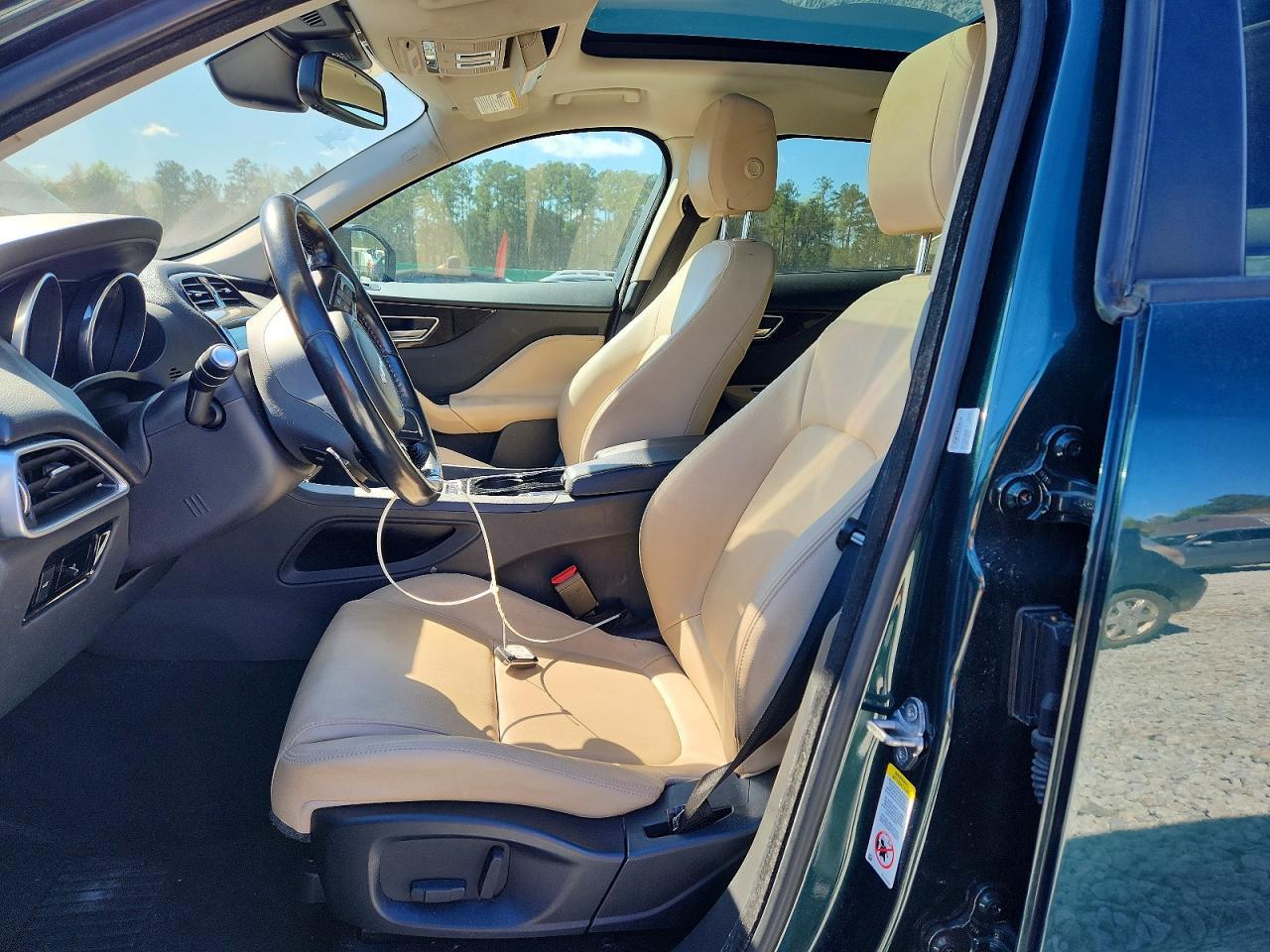 2017 Jaguar F-Pace Premium - Image 7