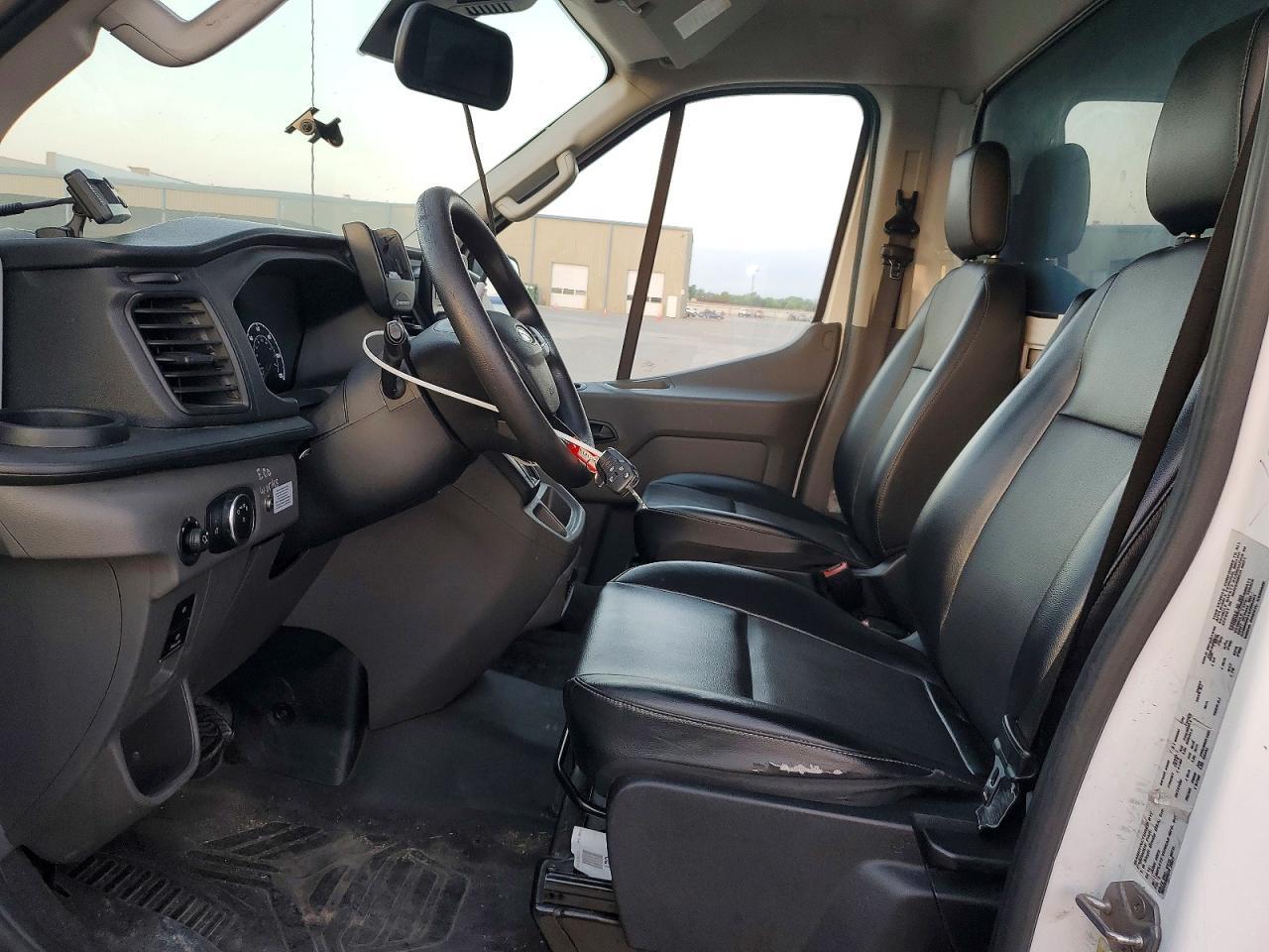 2021 Ford Transit Delivery Truck - Фото 7