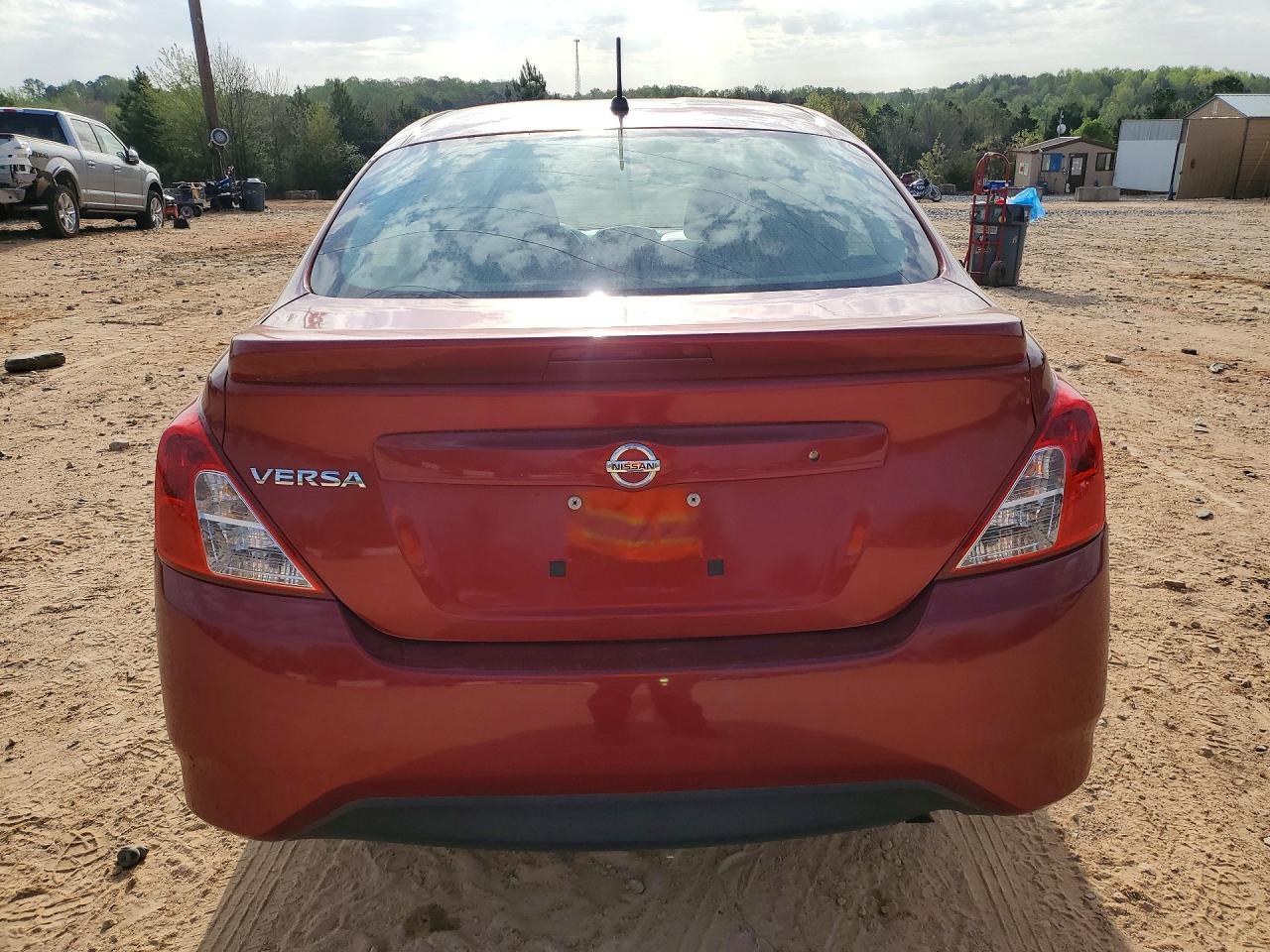 2018 Nissan Versa - Image 6