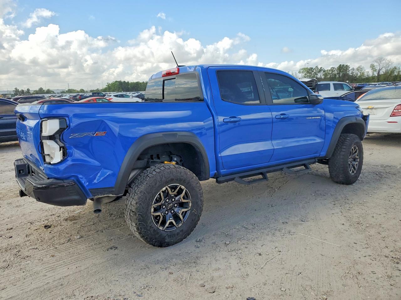 2025 Chevrolet Colorado Zr2 - Image 3