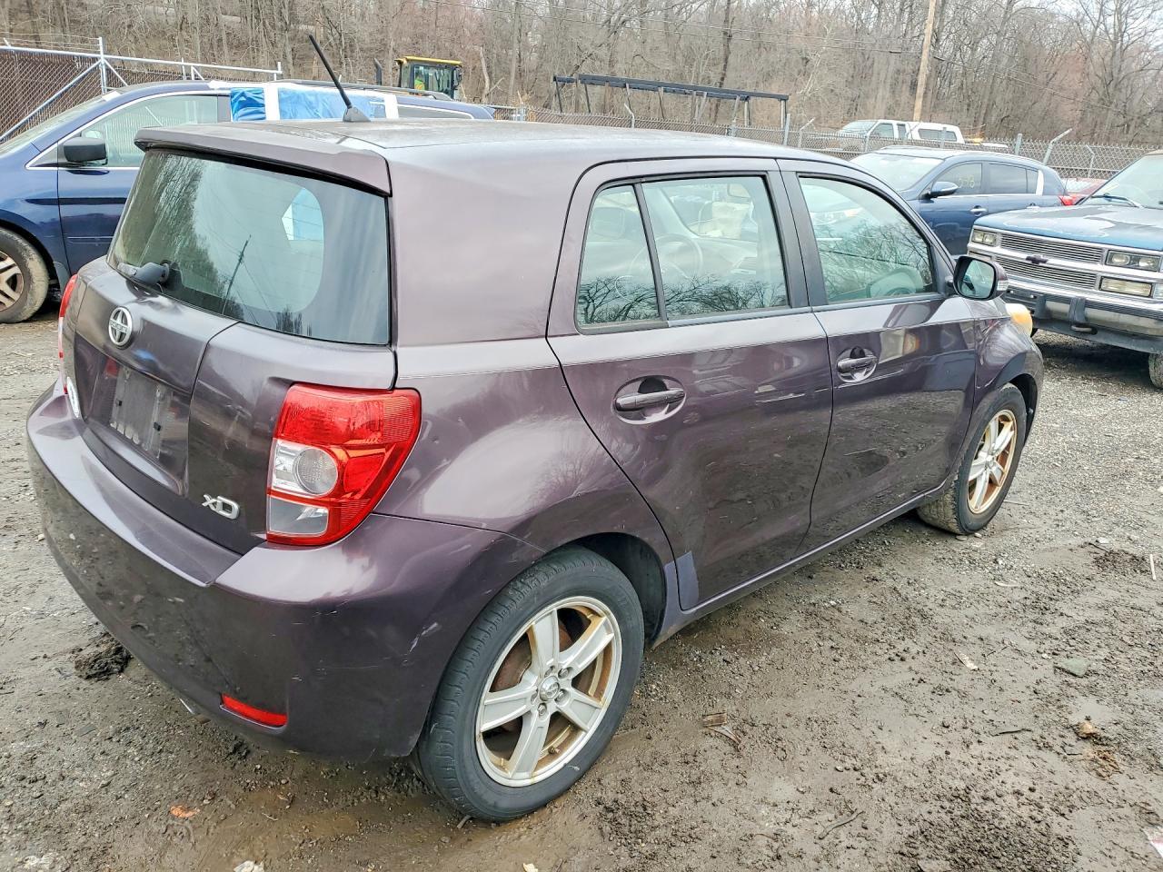 2010 Scion Xd Base - Фото 3