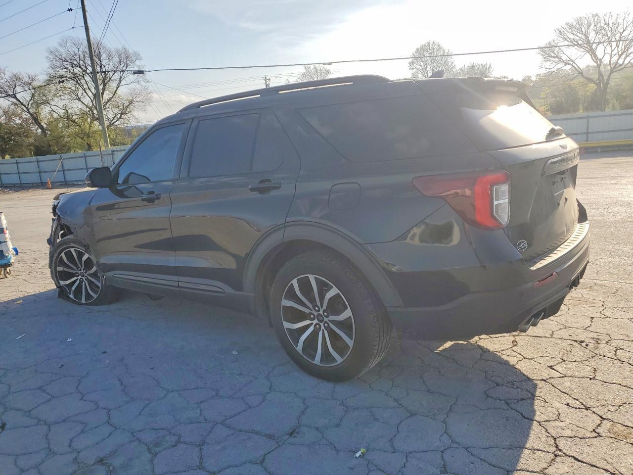 2020 Ford Explorer St - Image 2