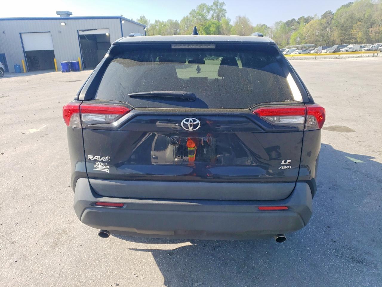 2021 Toyota Rav4 Le - Фото 6