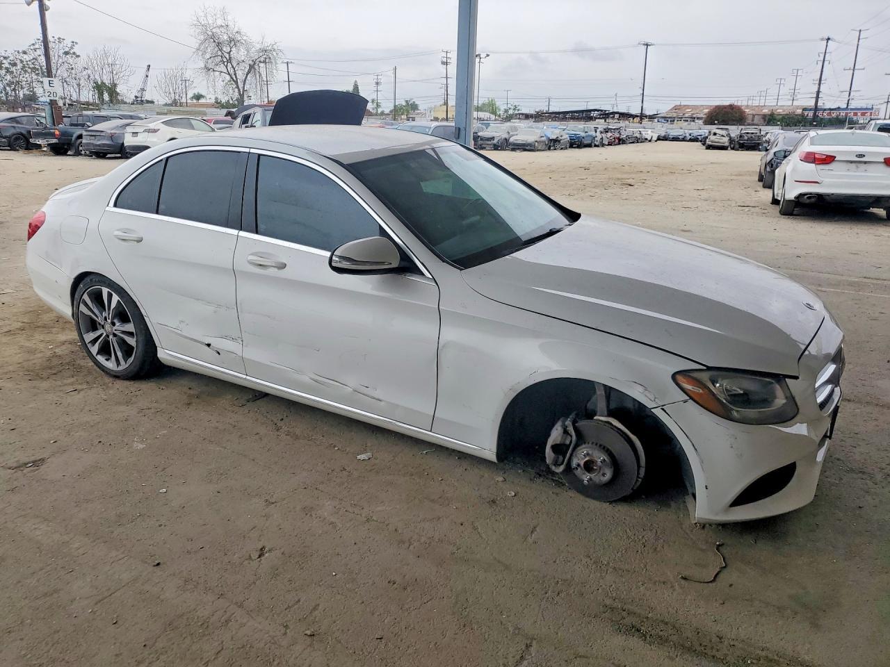 2015 Mercedes-Benz C 300 - Фото 4
