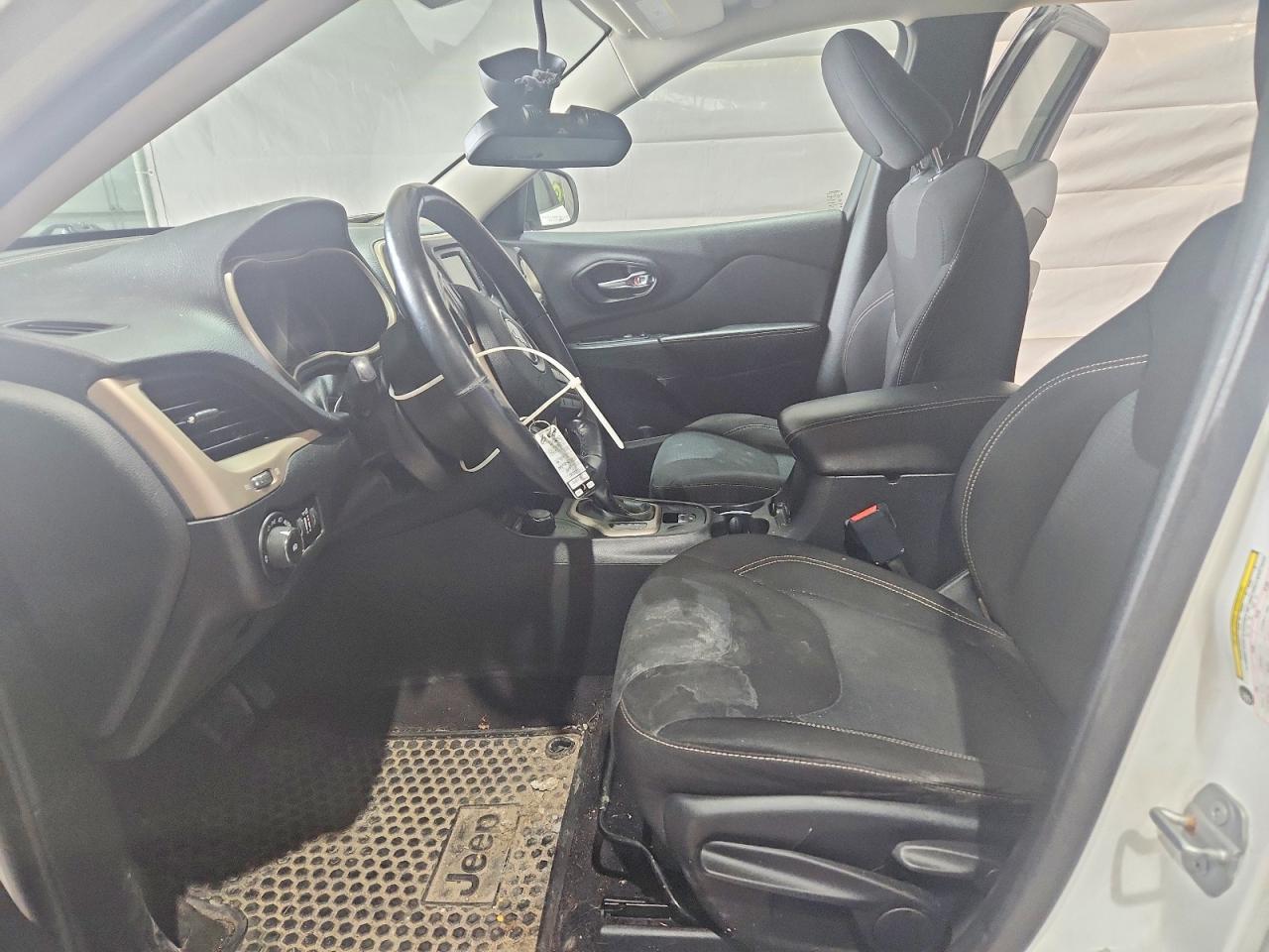 2016 Jeep Cherokee Latitude - Image 7