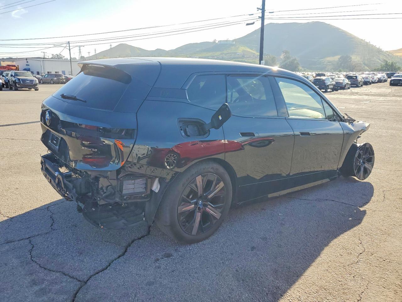 2024 BMW Ix xDrive50 - Фото 3