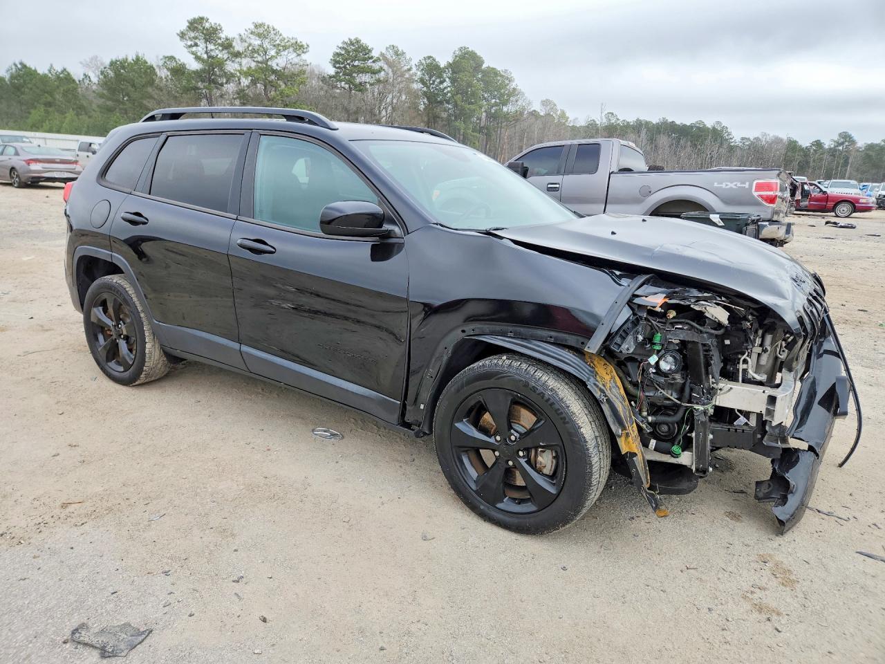2018 Jeep Cherokee - Image 4